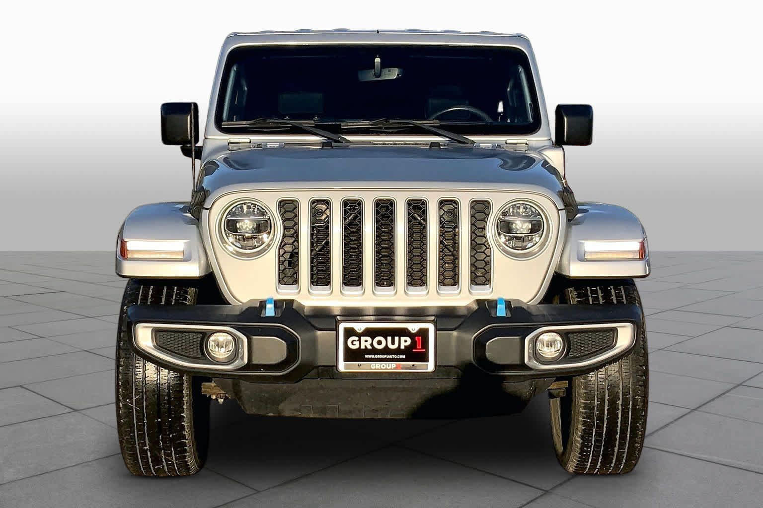 Used 2022 Jeep Wrangler Unlimited Sahara w/ Cold Weather Group AWD/4WD image 4