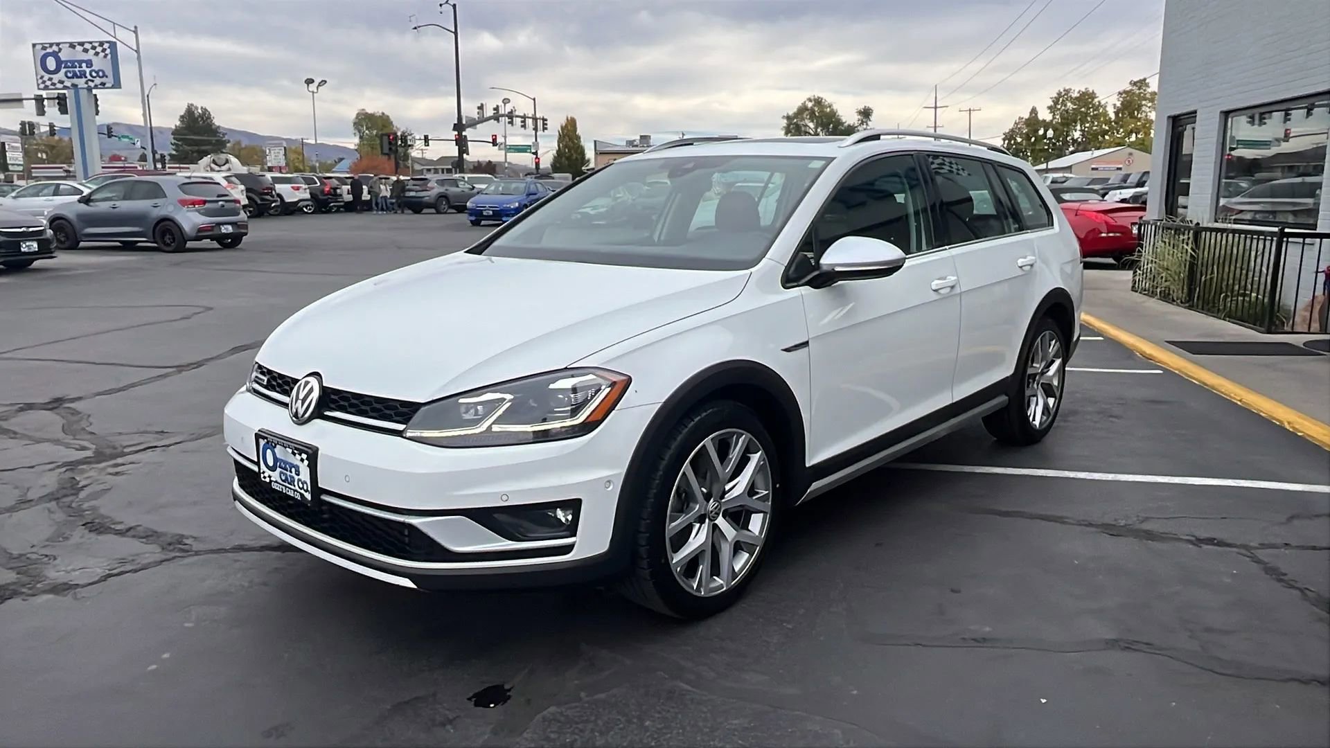 Used 2018 Volkswagen Golf Alltrack SEL image 8