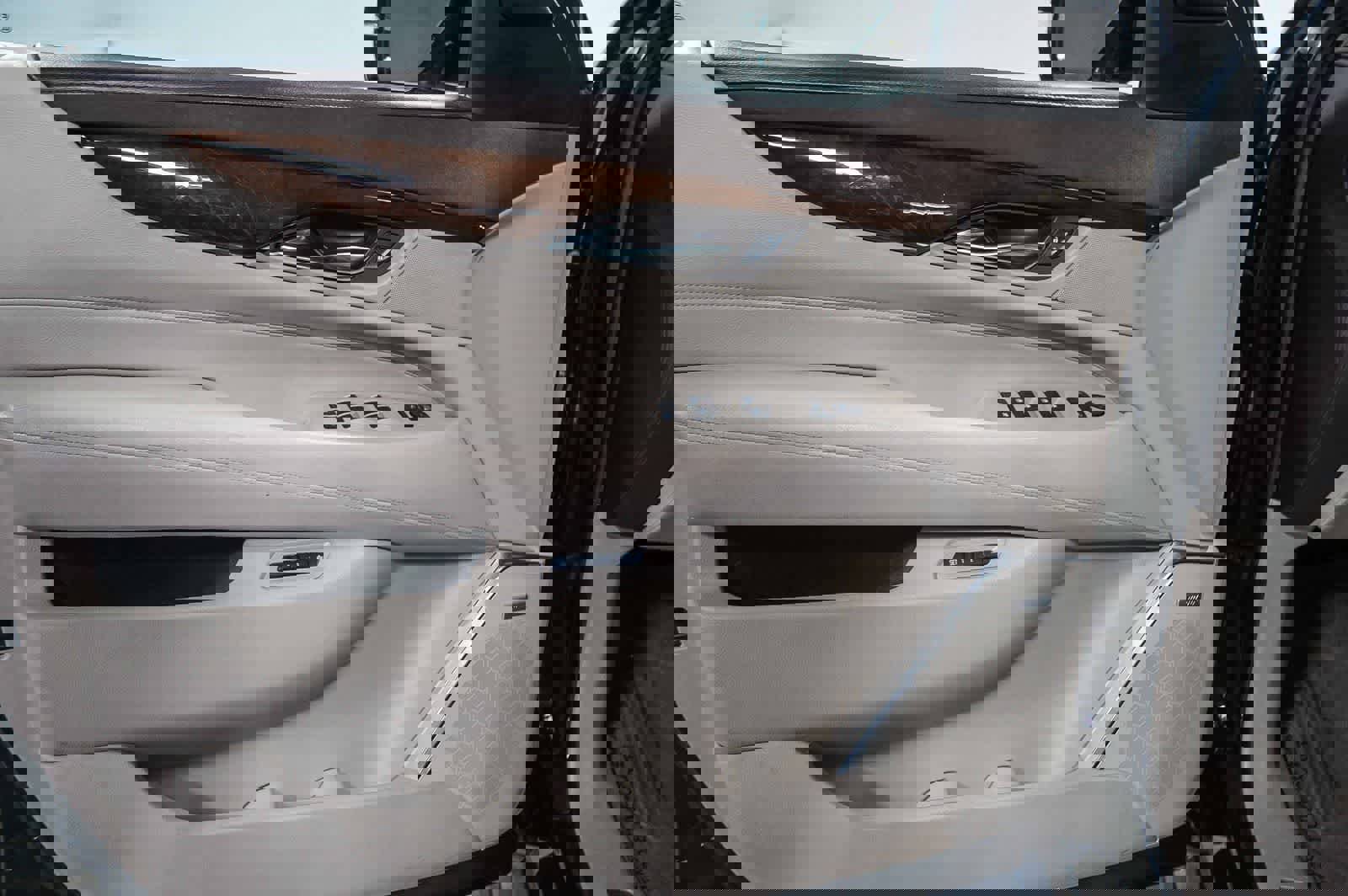 Used 2016 Cadillac Escalade ESV Premium image 22