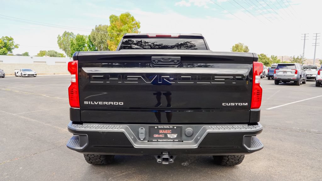 Used 2023 Chevrolet Silverado 1500 Custom RWD image 11