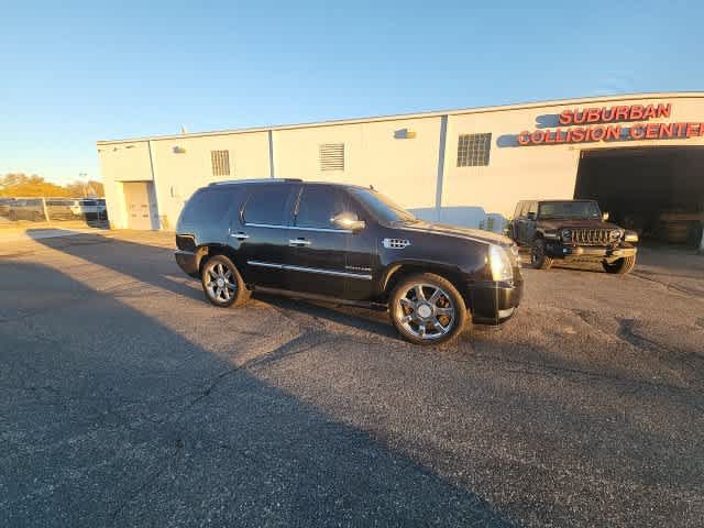 Used 2011 Cadillac Escalade Premium AWD/4WD image 14
