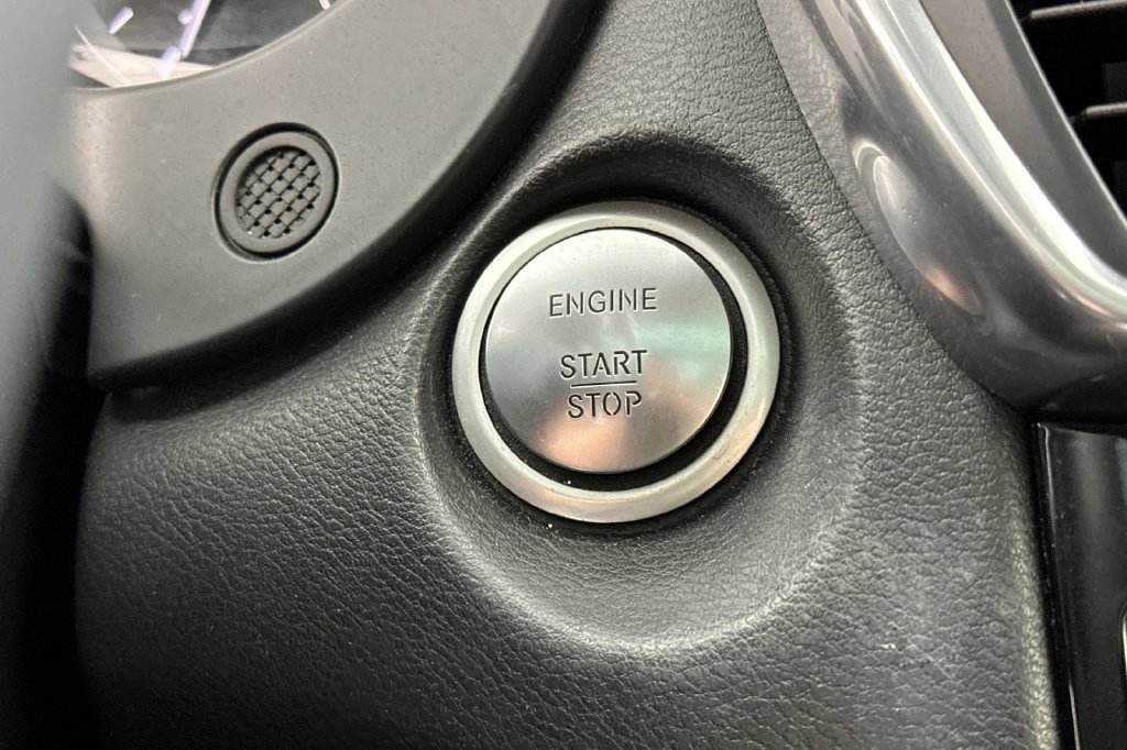 Used 2017 INFINITI QX30 Sport FWD image 26