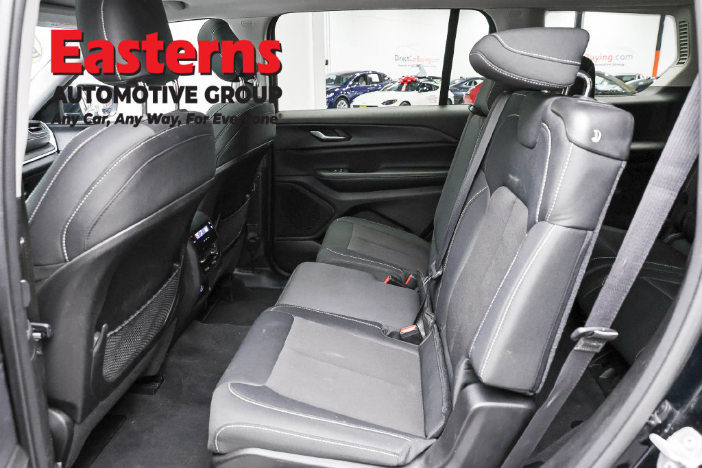 Used 2023 Jeep Grand Cherokee L Laredo AWD/4WD image 24