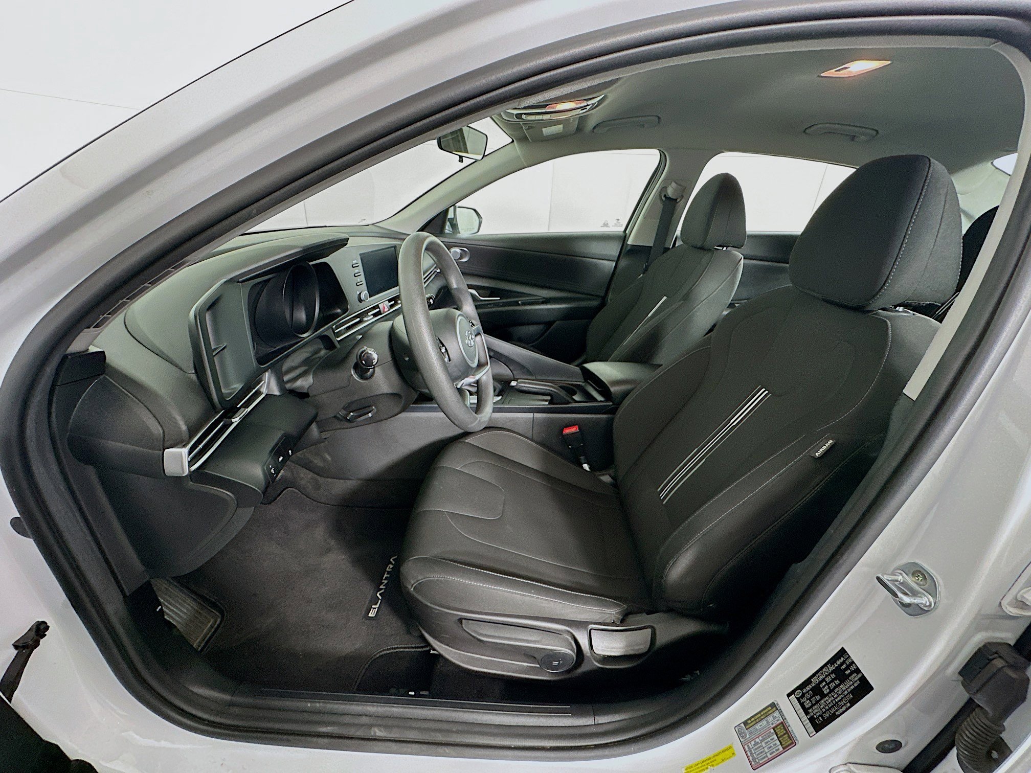 Used 2022 Hyundai Elantra SEL w/ Cargo Package image 13