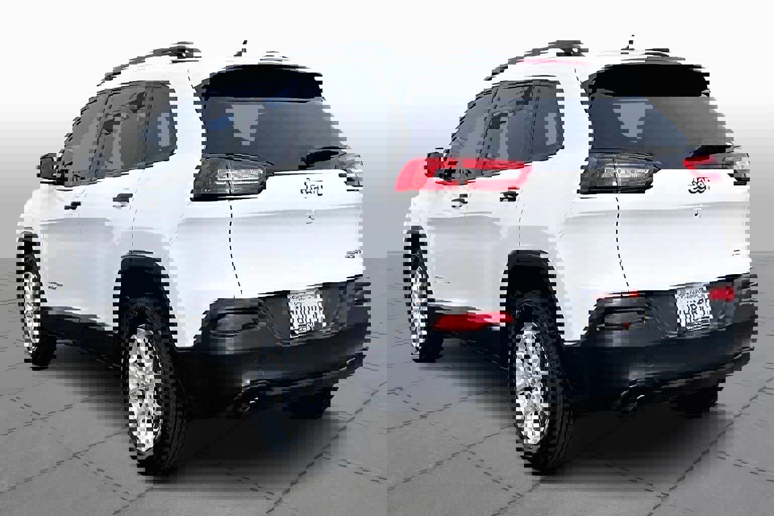 Used 2016 Jeep Cherokee Sport image 11