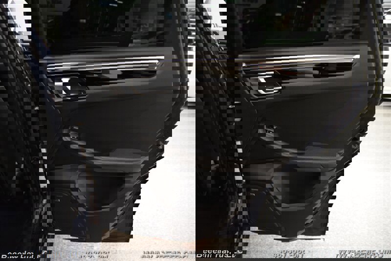 Used 2020 Porsche Macan S image 40