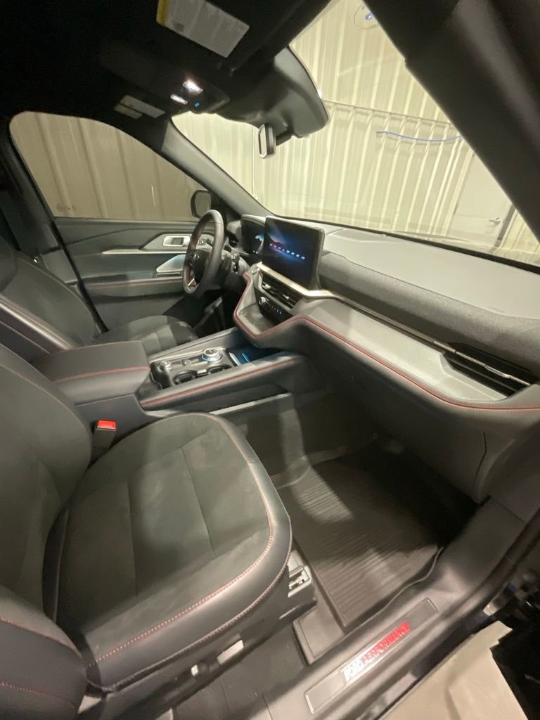 Used 2025 Ford Explorer ST w/ Sun And Sound Package image 16