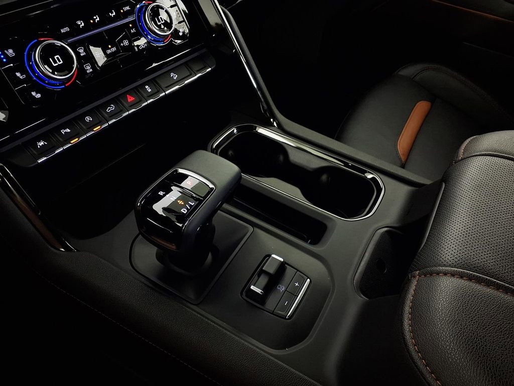 Used 2024 GMC Sierra 1500 AT4 w/ Technology Package image 20