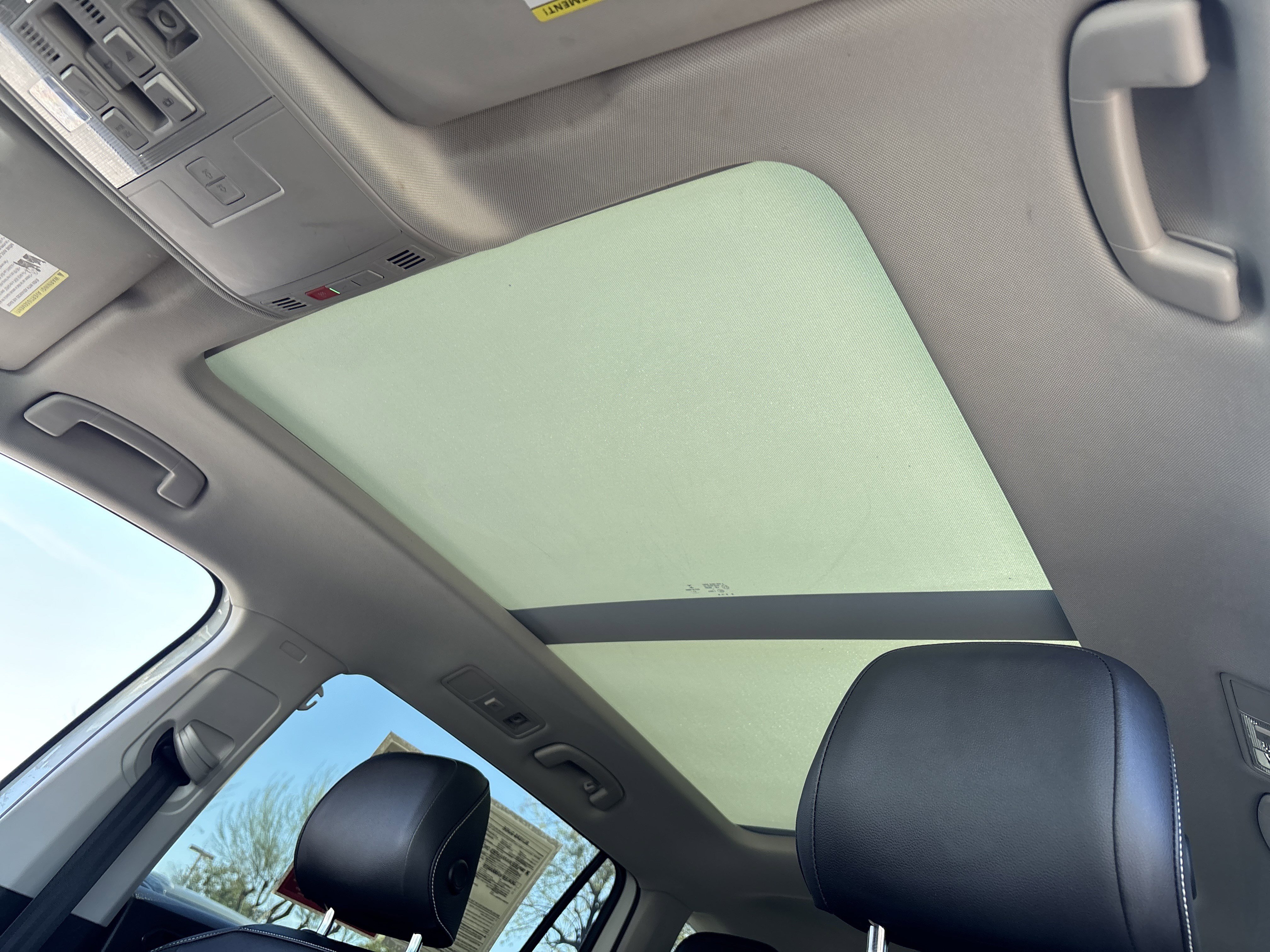 Used 2022 Volkswagen Tiguan SE image 17