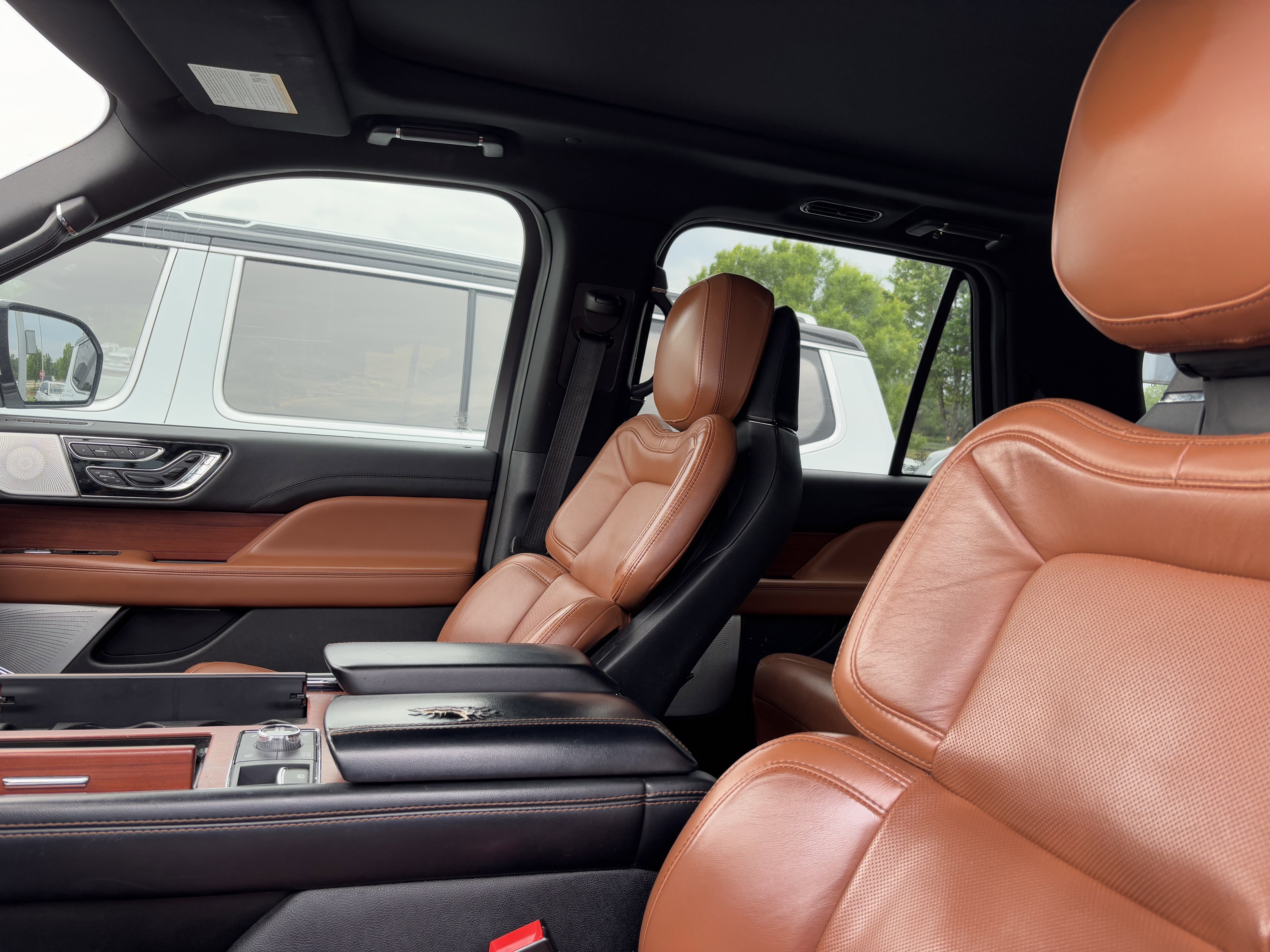 Used 2020 Lincoln Navigator L Reserve w/ Equipment Group 208A Reserve AWD/4WD image 33