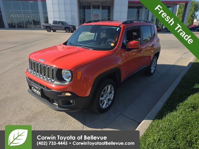 Used 2018 Jeep Renegade Latitude w/ Cold Weather Group AWD/4WD image 3