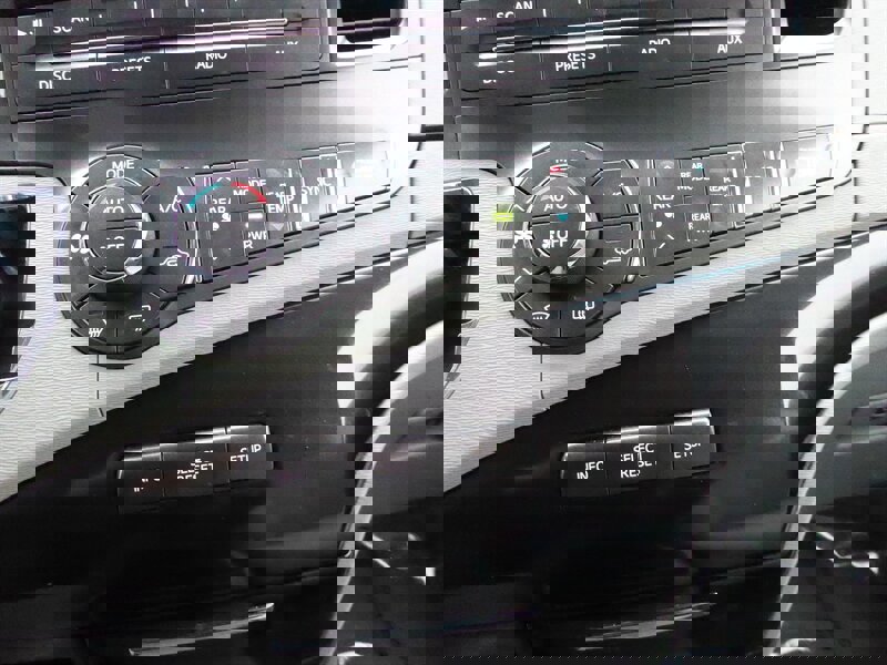 Used 2014 Toyota Sienna LE image 15