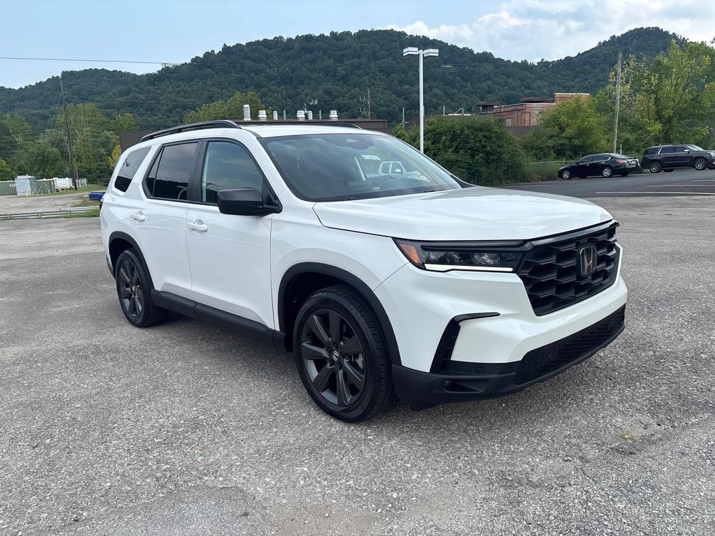 Used 2025 Honda Pilot Sport image 7