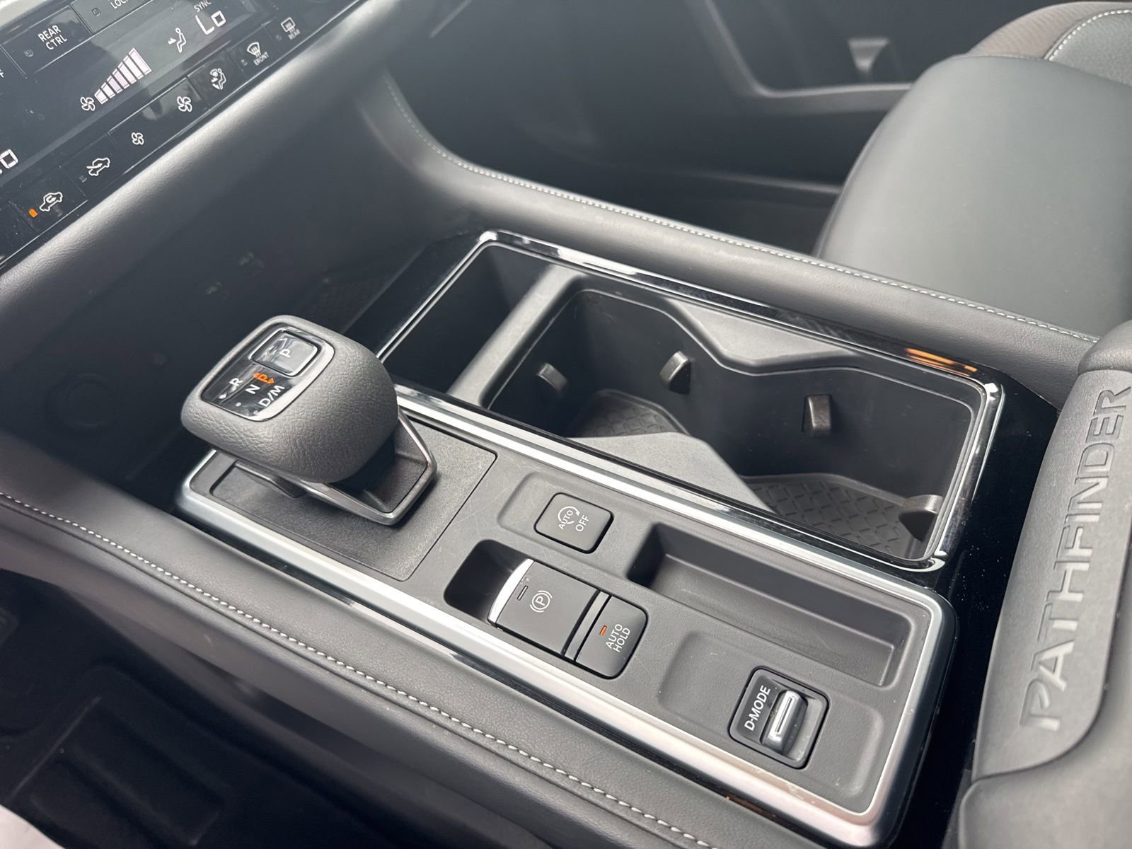 Certified 2025 Nissan Pathfinder SL image 22