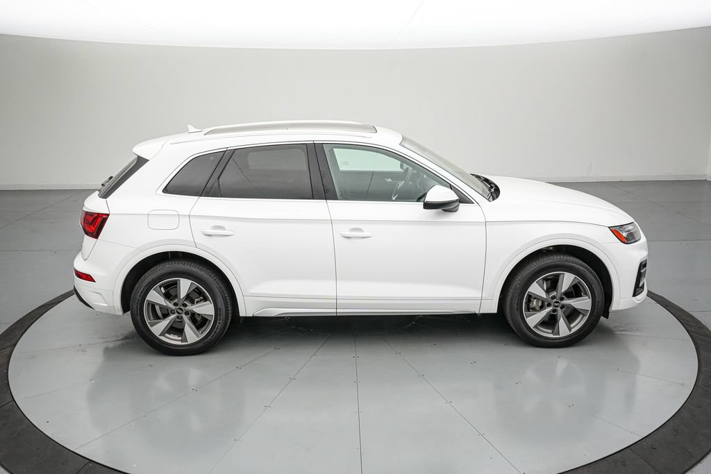 Used 2023 Audi Q5 2.0T Premium w/ Convenience Package AWD/4WD video 3