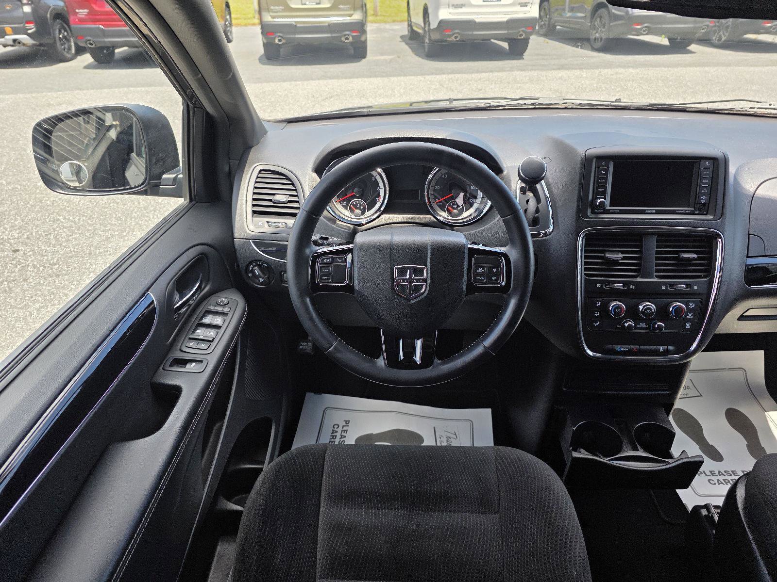 Used 2019 Dodge Grand Caravan SE FWD image 15