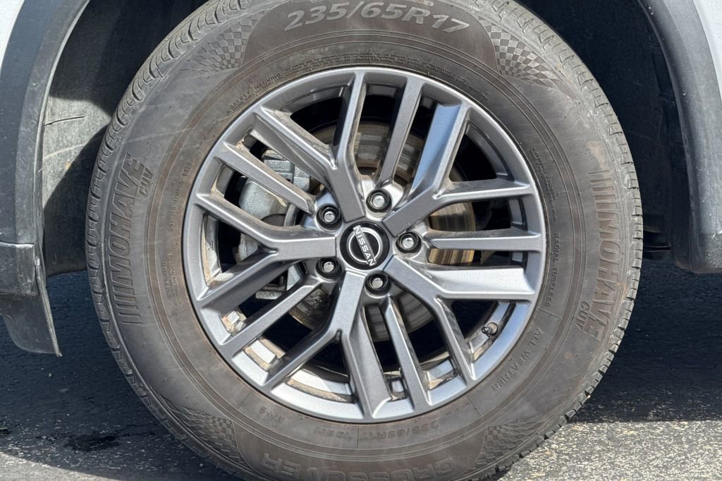 Used 2024 Nissan Rogue S image 26