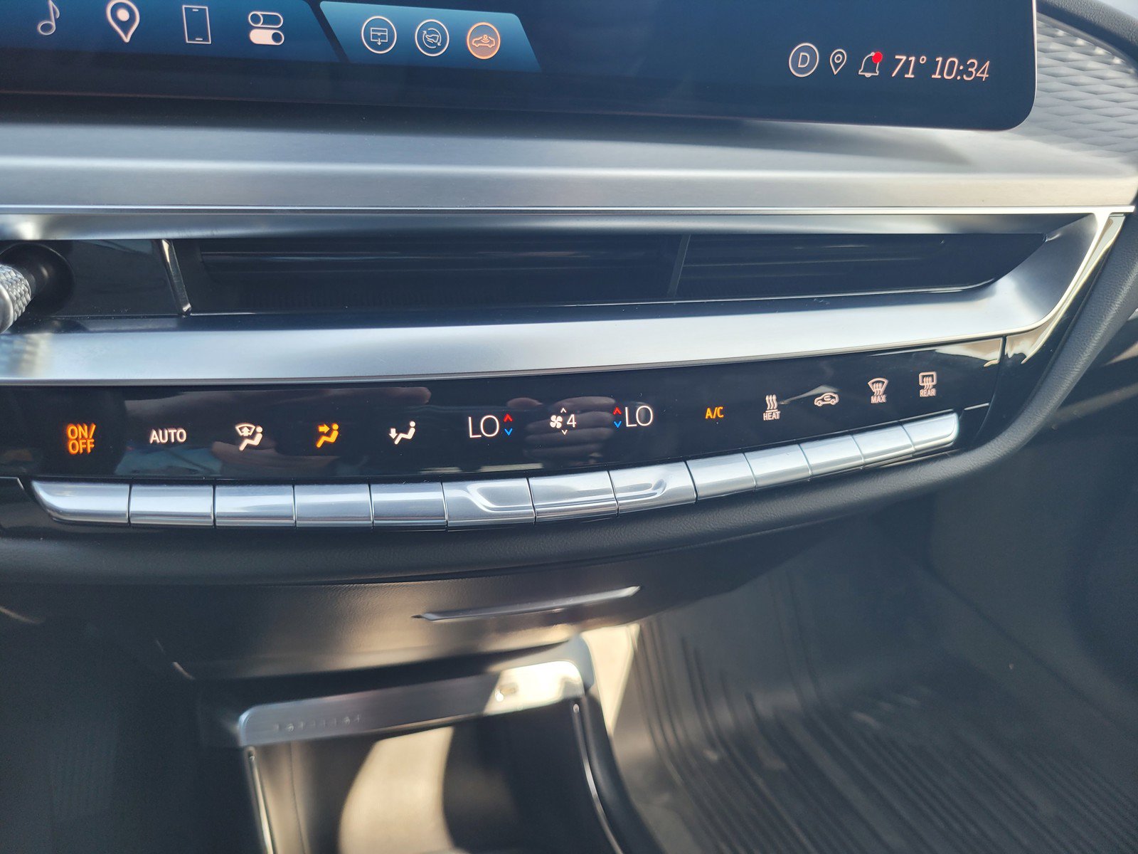 Certified 2025 Cadillac Lyriq Luxury w/ LPO, Floor Liner Package AWD/4WD image 21