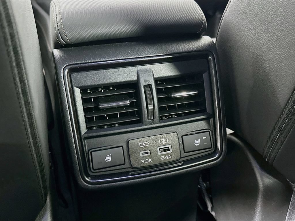 Used 2025 Subaru Forester Touring AWD/4WD image 34
