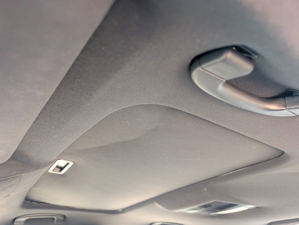 Used 2010 BMW 528i Sedan image 18