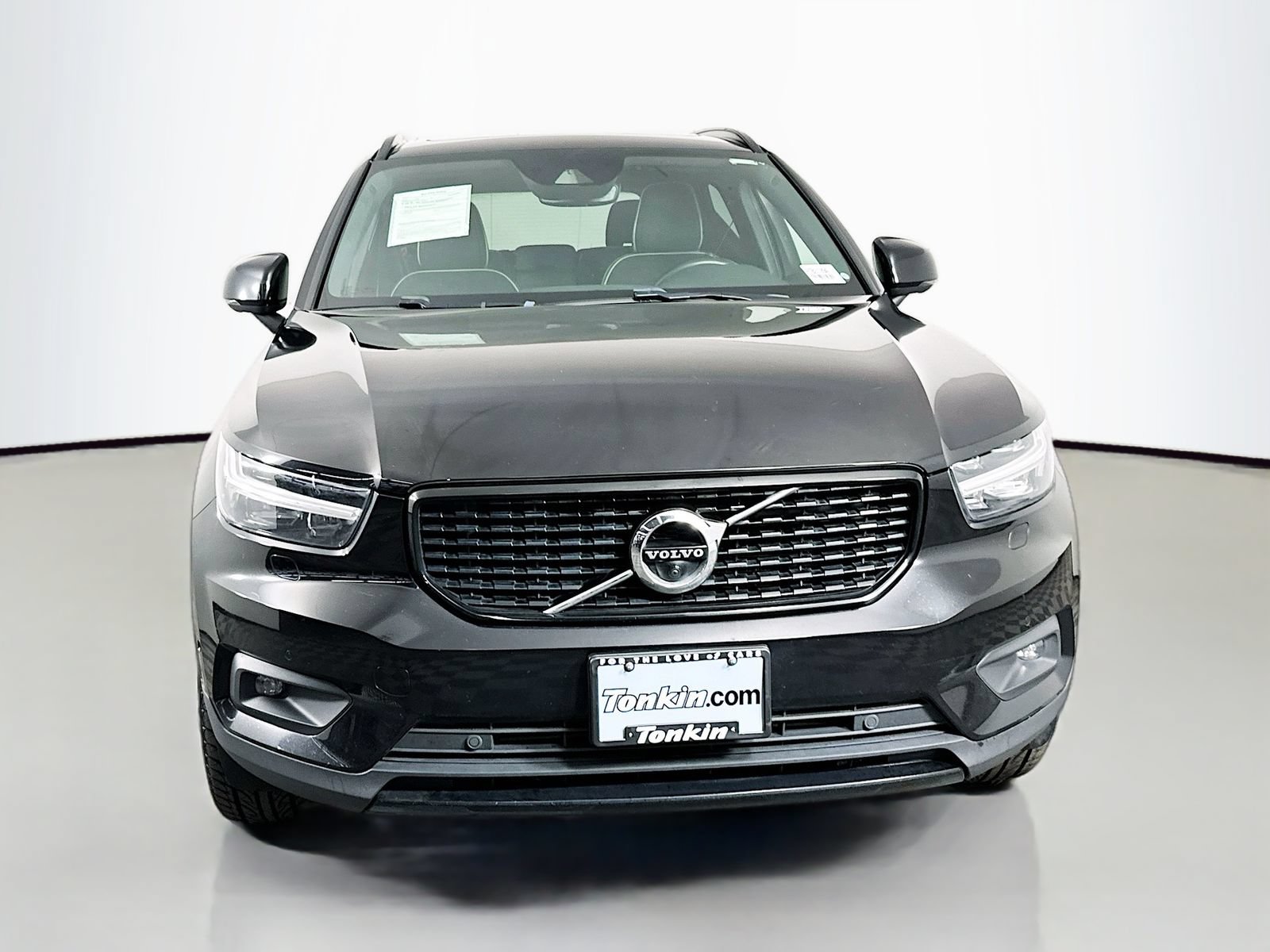 Used 2021 Volvo XC40 T5 R-Design w/ Advanced Package AWD/4WD image 2