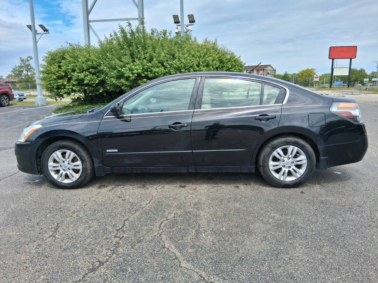 Used 2010 Nissan Altima Hybrid Sedan FWD image 5