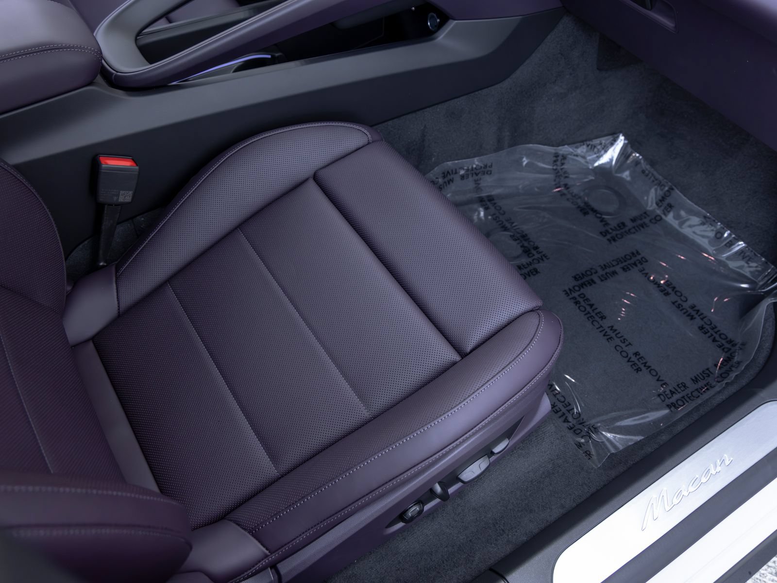 New 2026 Porsche Macan Electric RWD image 53