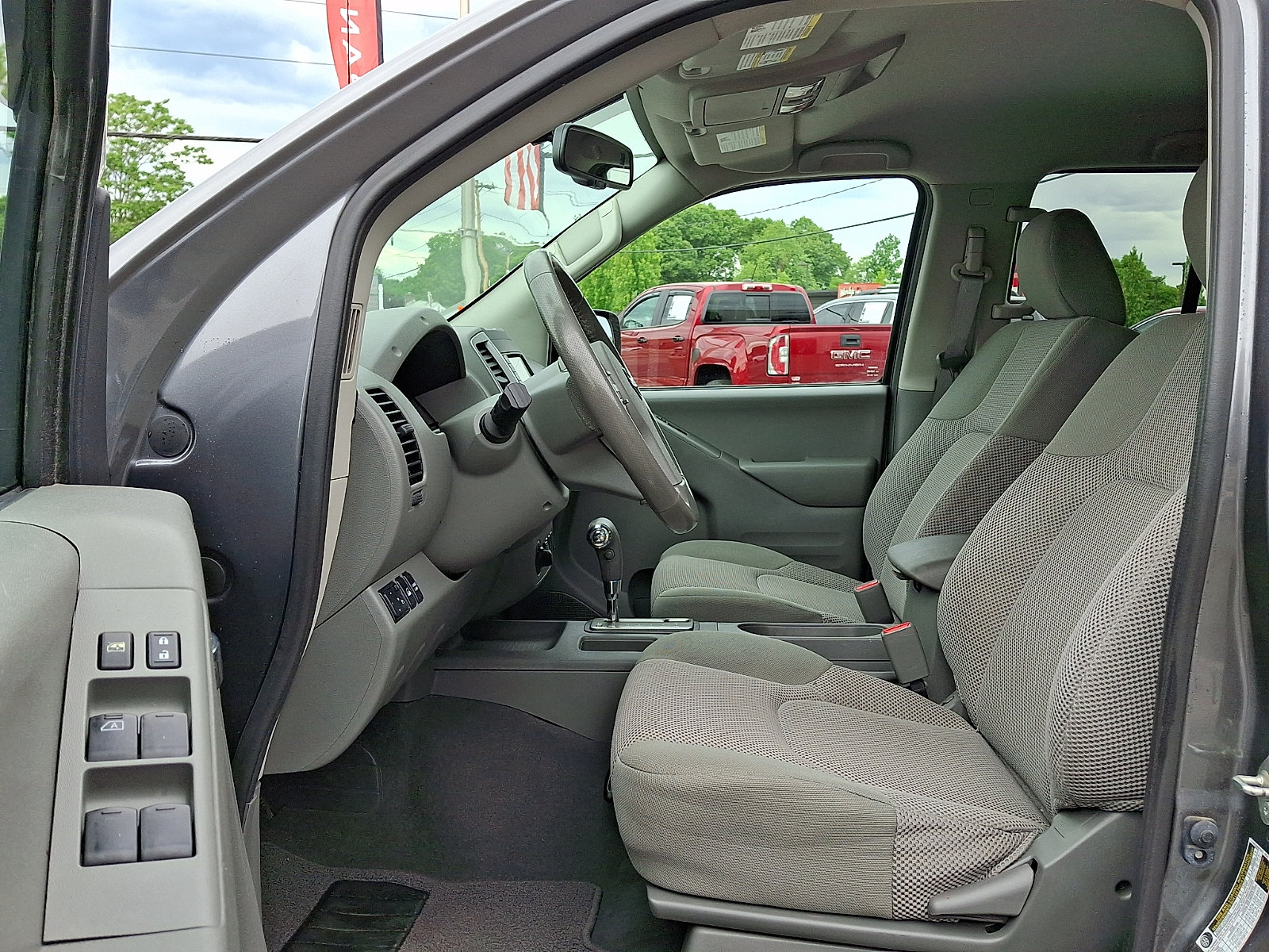 Certified 2019 Nissan Frontier SV w/ Value Truck Package AWD/4WD image 14