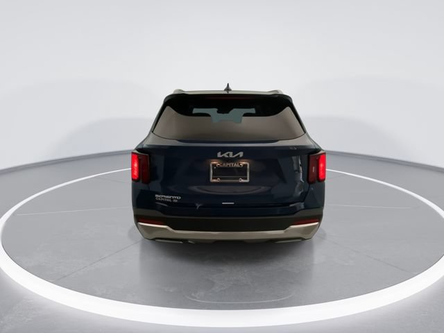 Used 2025 Kia Sorento S FWD image 3