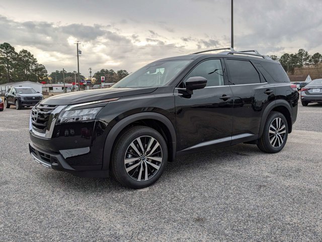 New 2025 Nissan Pathfinder Platinum w/ Cargo Package image 8