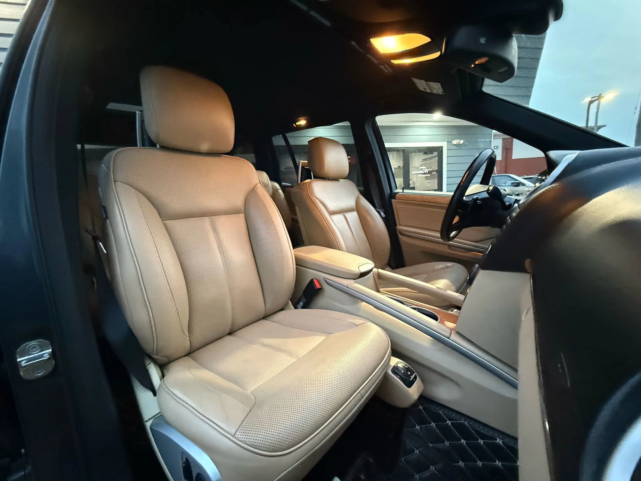 Used 2012 Mercedes-Benz GL 550 GL 550 4MATIC Sport Utility 4D image 31