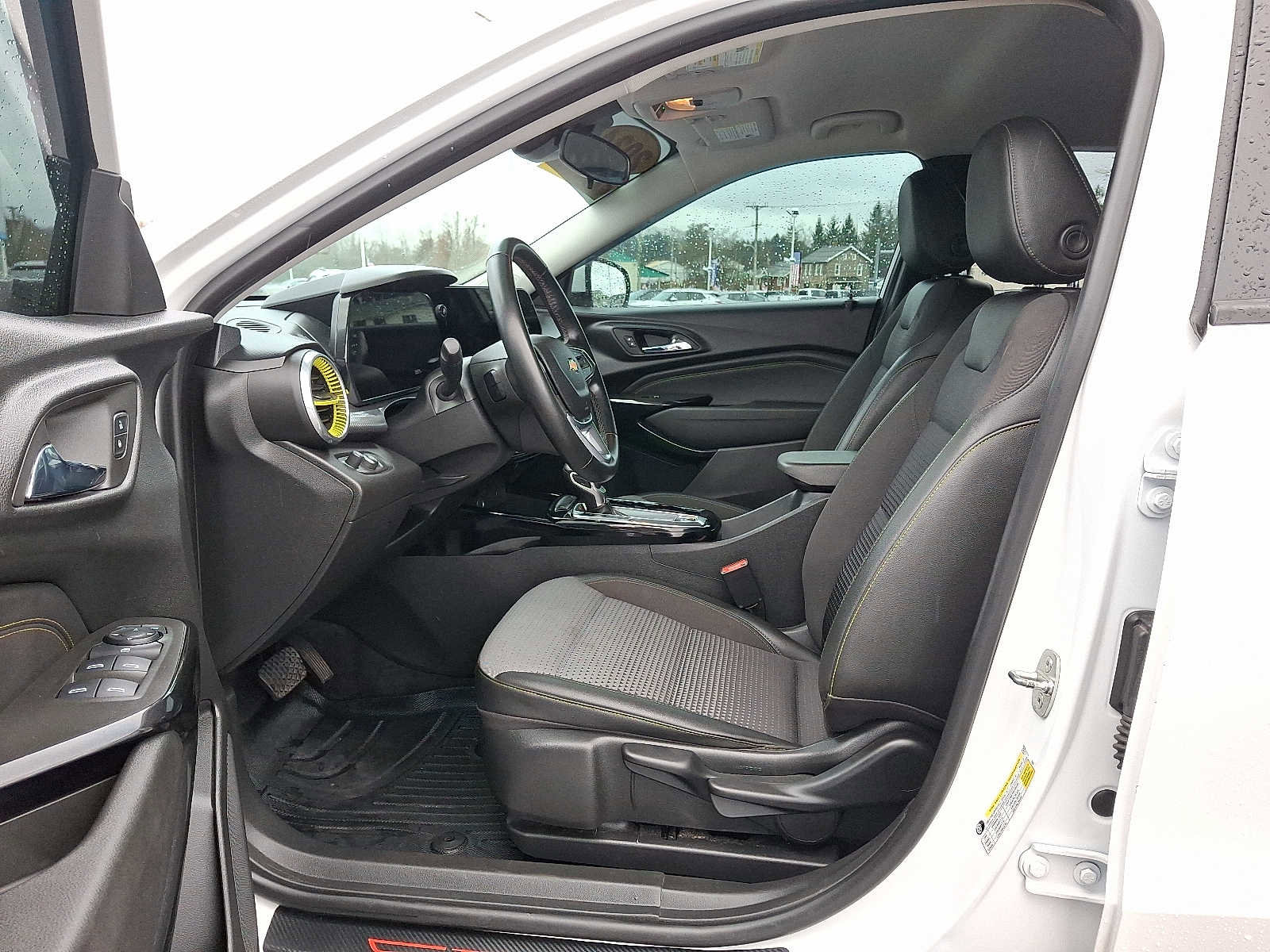 Certified 2024 Chevrolet Trax LT w/ Driver Confidence Package image 13