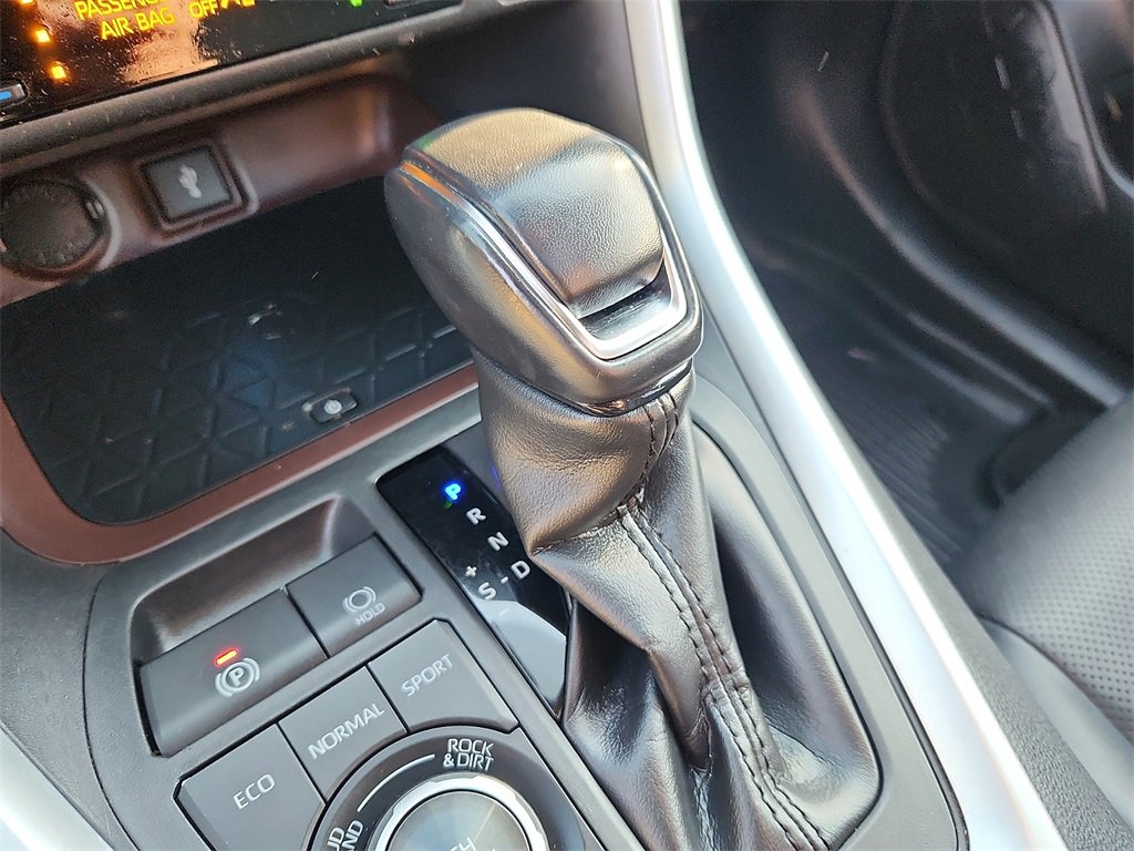 Used 2021 Toyota RAV4 Limited image 15