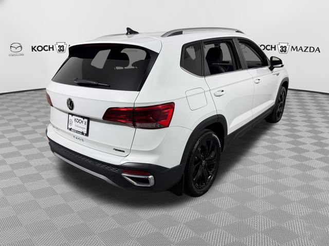 Used 2023 Volkswagen Taos SE w/ Panoramic Sunroof Package AWD/4WD image 8