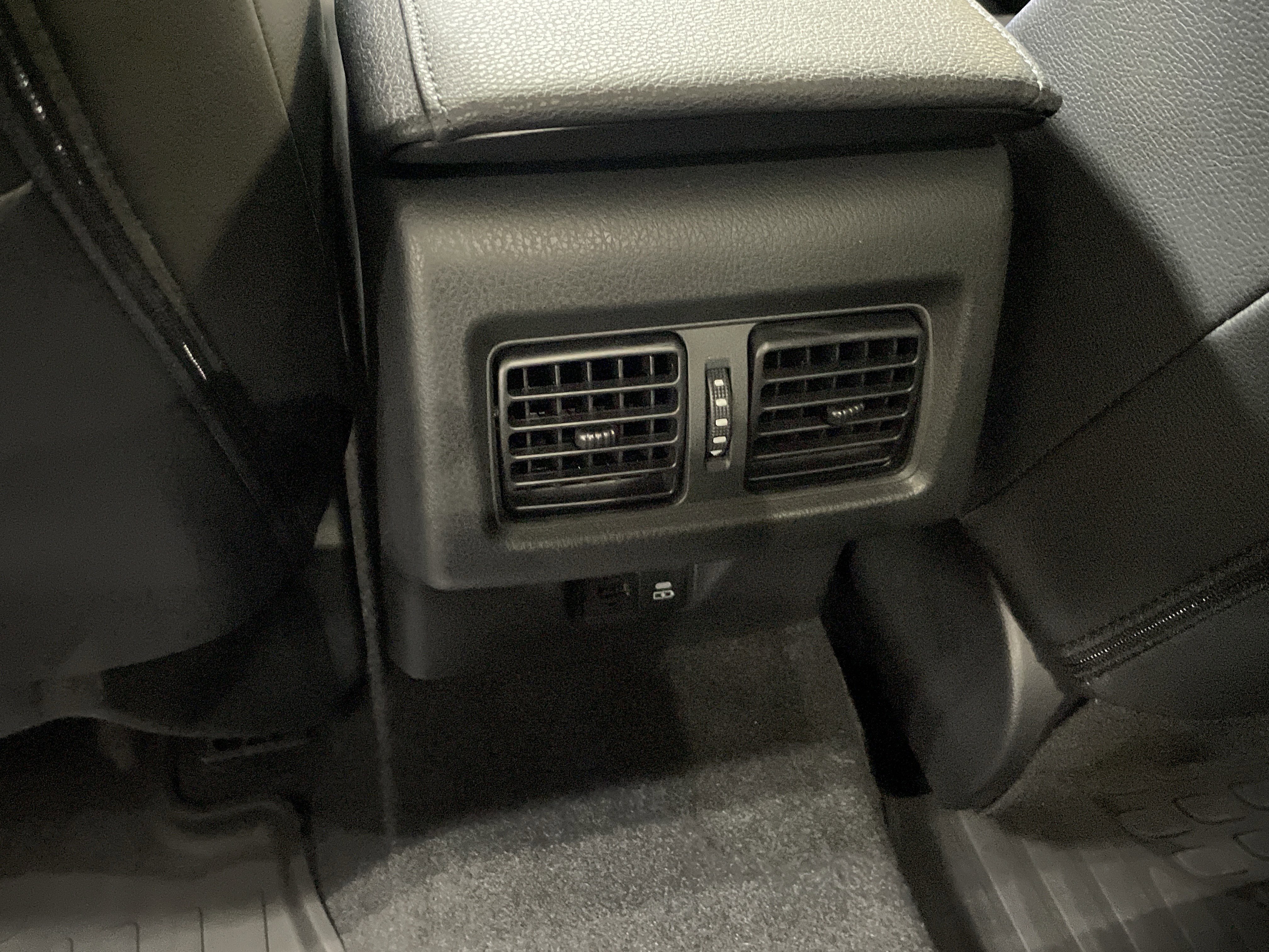 Used 2025 Toyota Camry XSE image 29