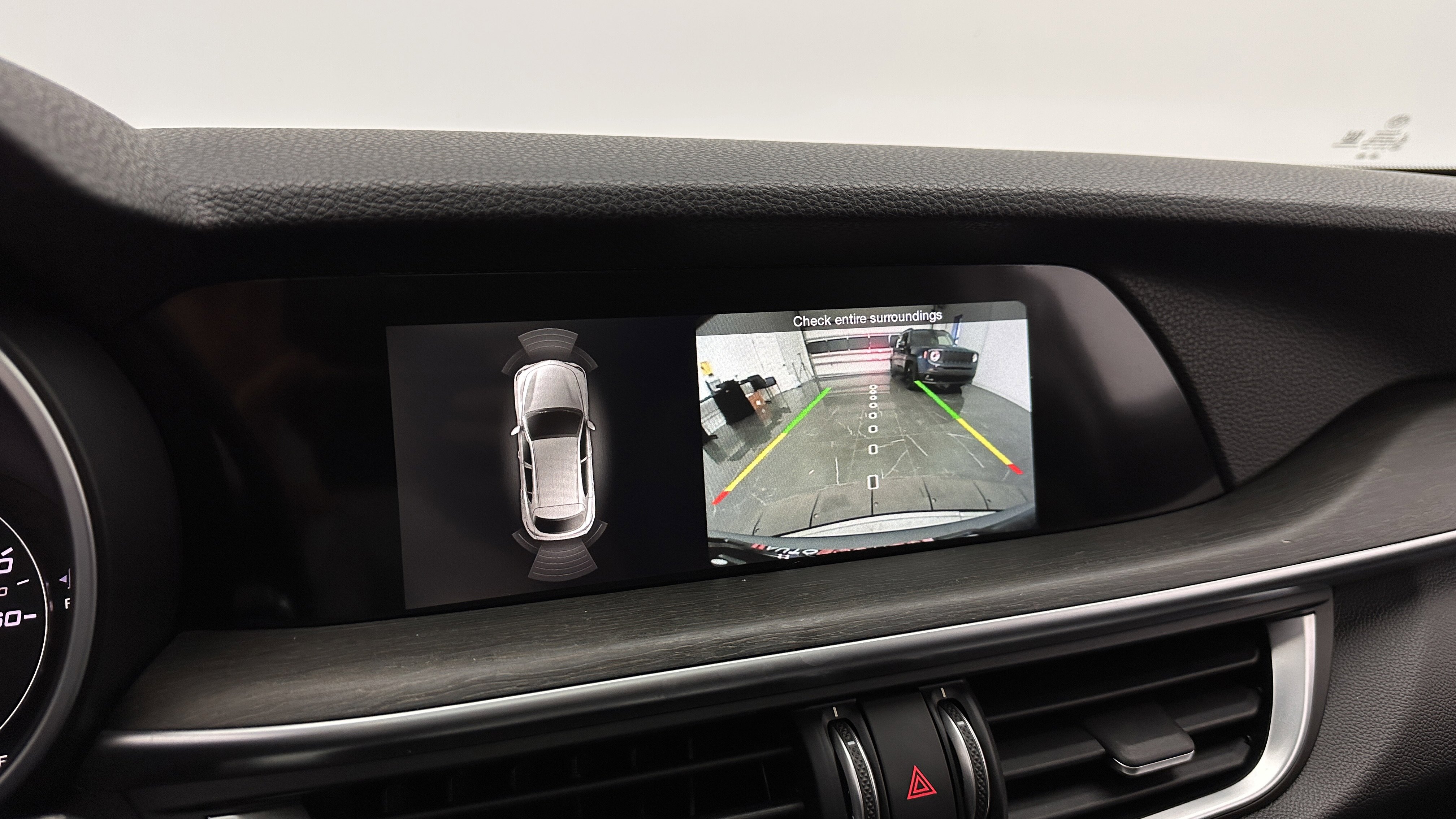 Used 2018 Alfa Romeo Stelvio Ti image 21