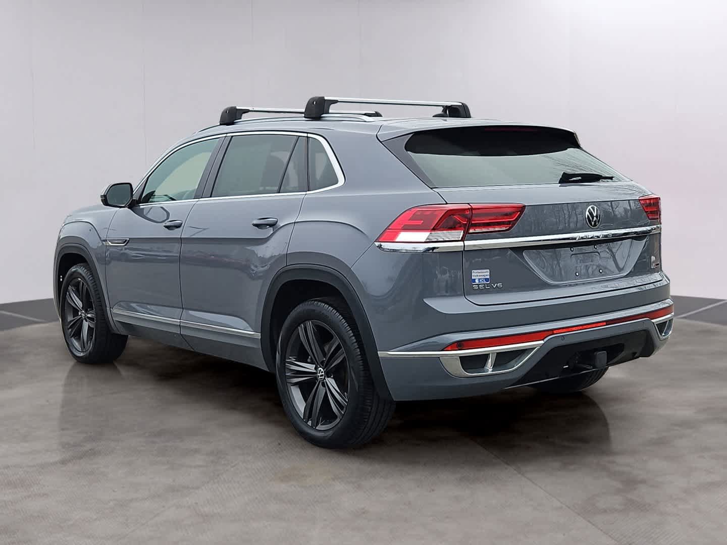 Used 2022 Volkswagen Atlas Cross Sport SEL R-Line AWD/4WD image 6
