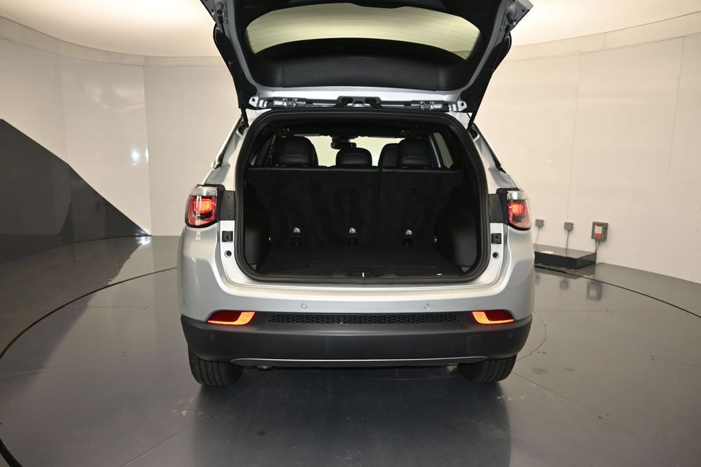 Used 2024 Jeep Compass Limited AWD/4WD image 24