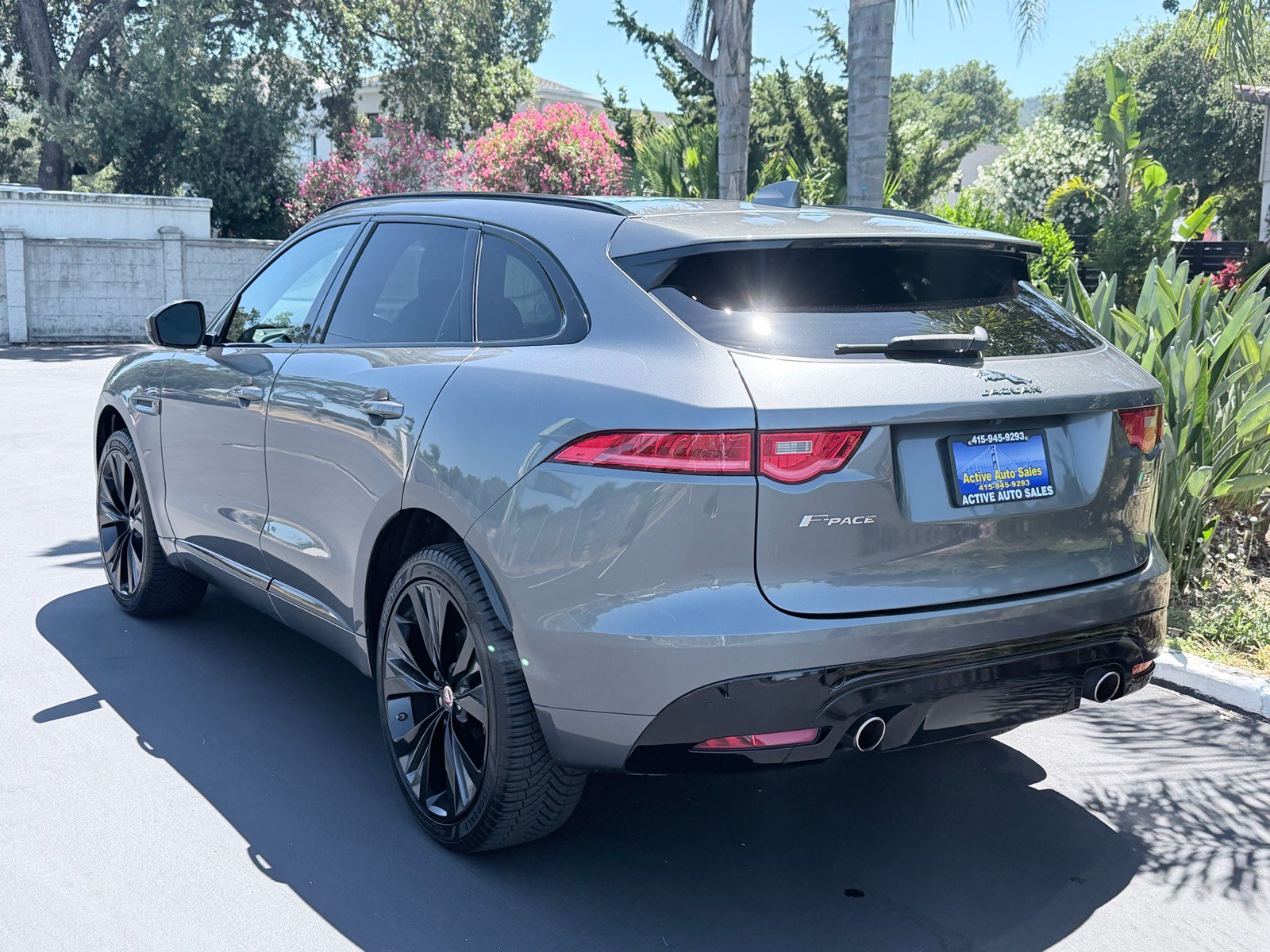 Used 2017 Jaguar F-PACE S AWD/4WD image 3