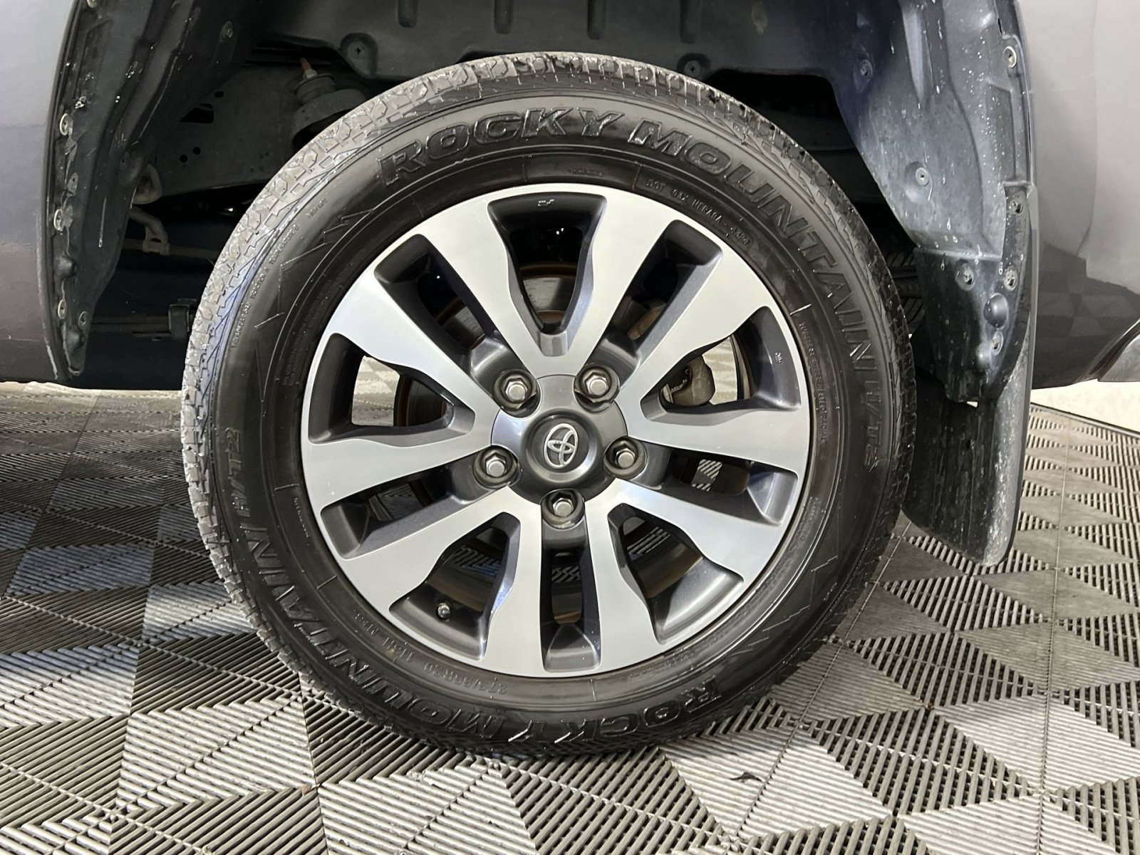 Used 2018 Toyota Tundra Limited image 10