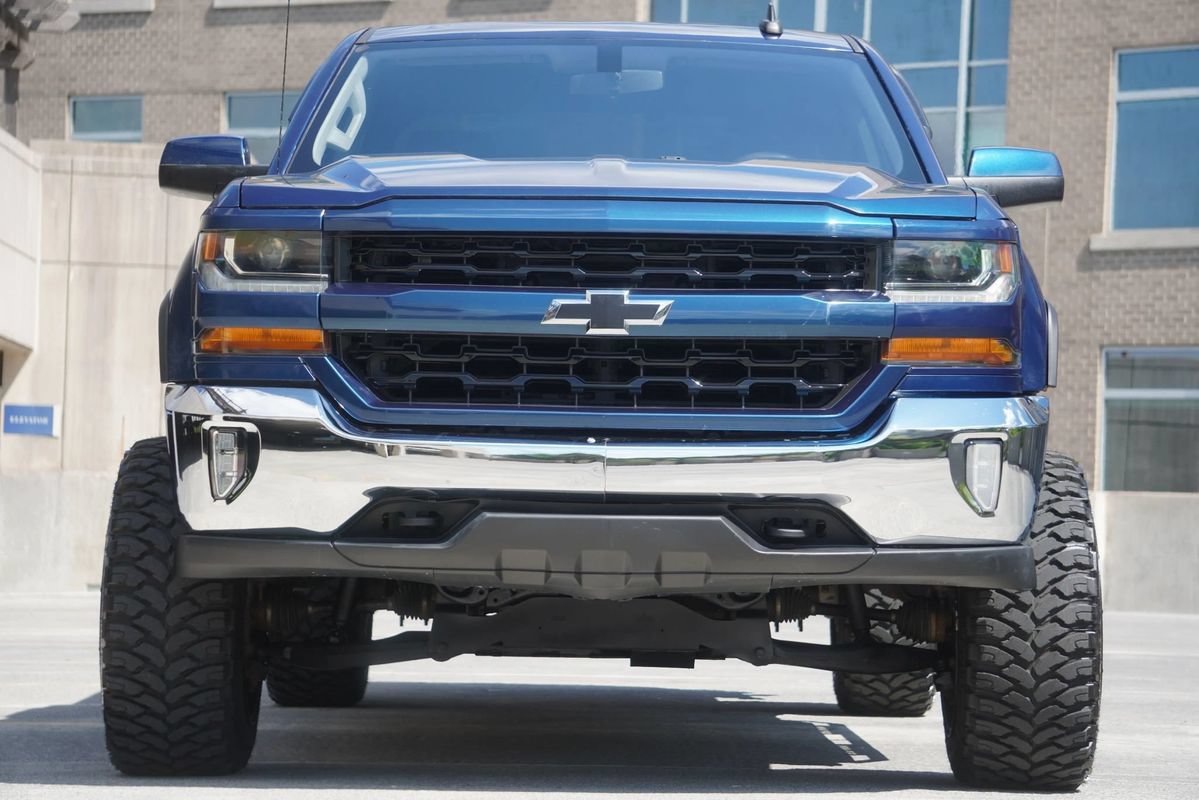 Used 2017 Chevrolet Silverado 1500 LT w/ All Star Edition AWD/4WD image 19