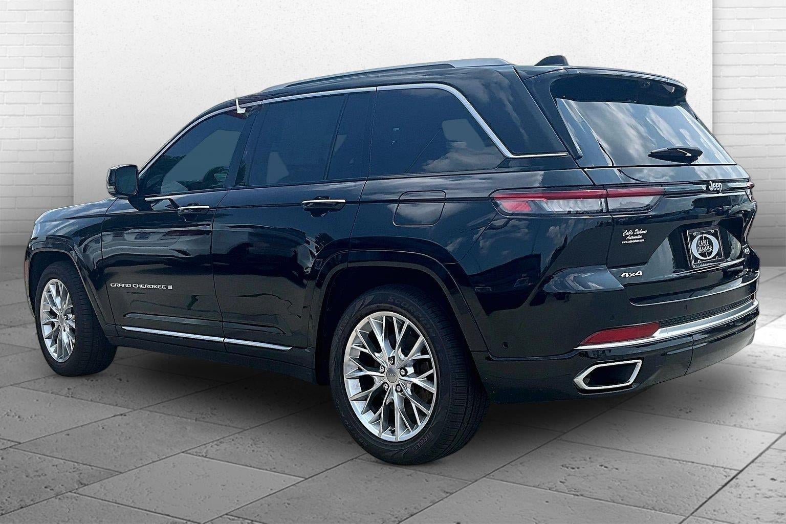 Used 2022 Jeep Grand Cherokee Summit w/ Adv Protech Group IV AWD/4WD image 4