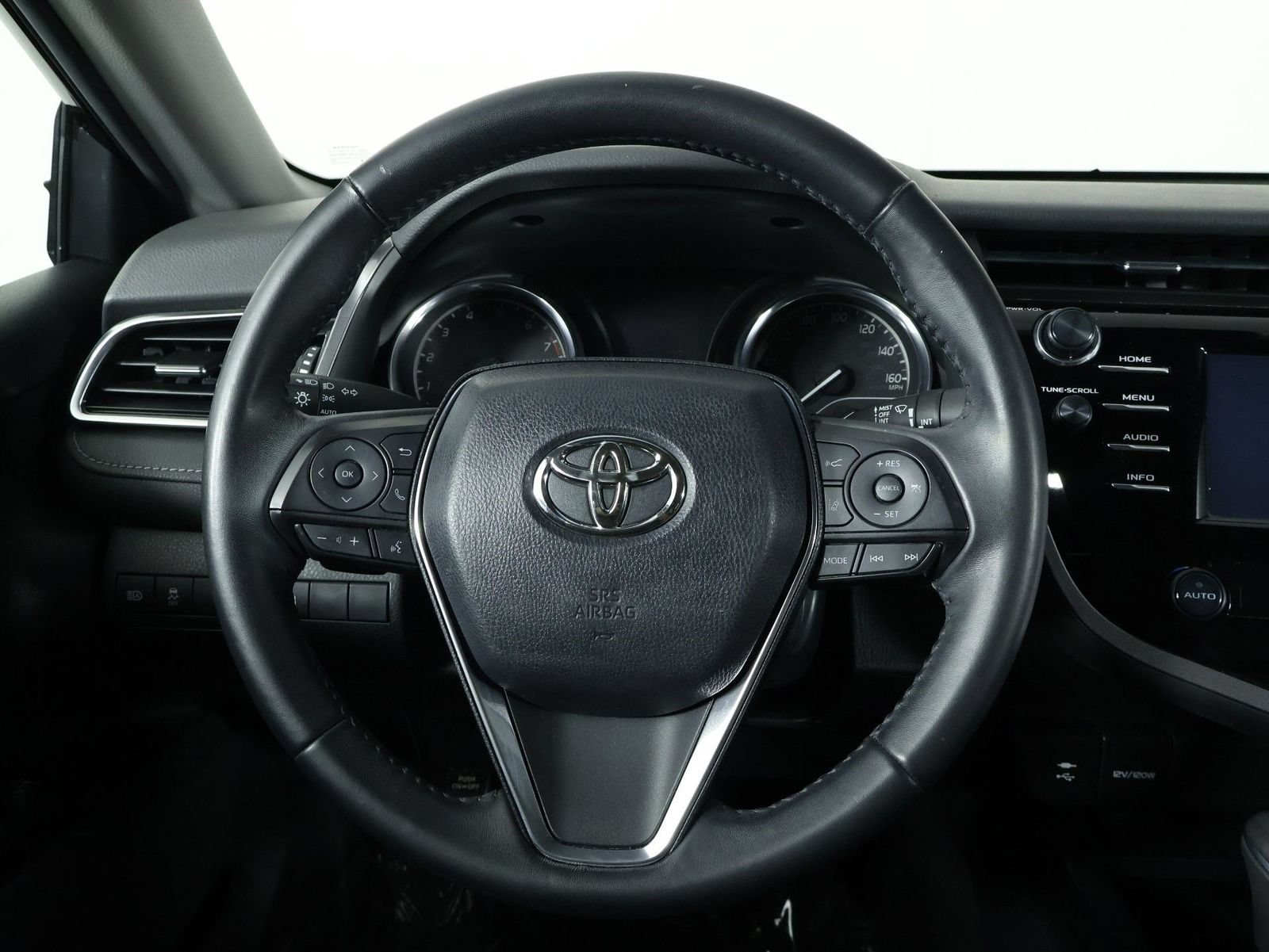 Used 2018 Toyota Camry SE FWD image 8