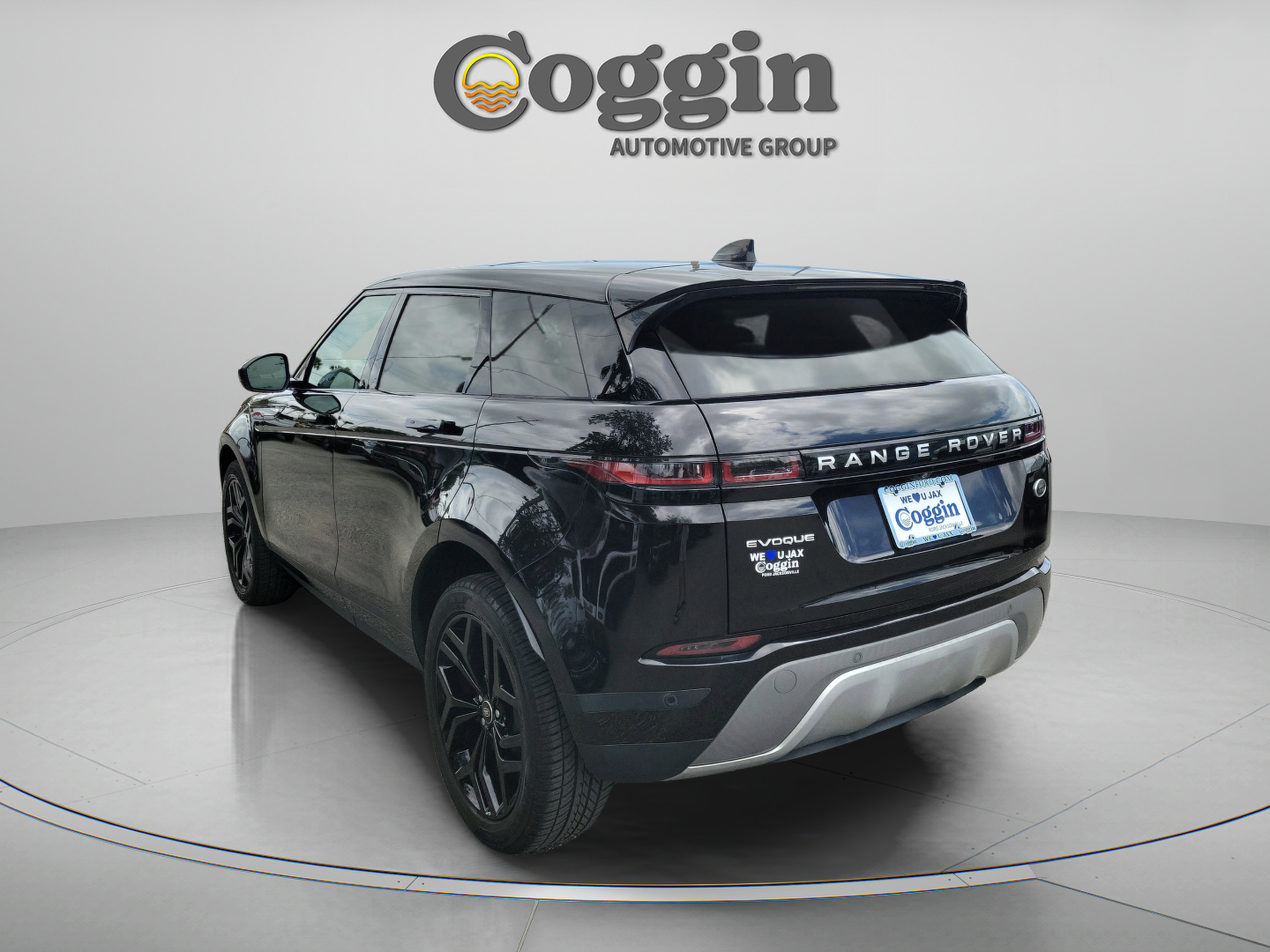 Used 2022 Land Rover Range Rover Evoque SE AWD/4WD image 2
