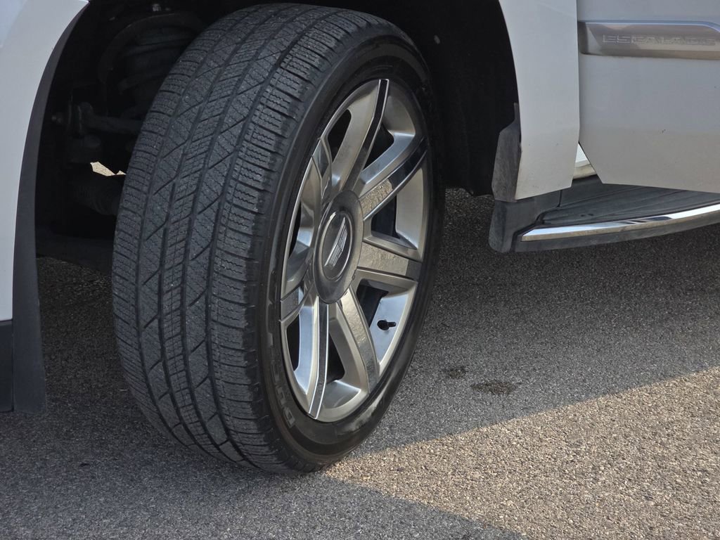 Used 2020 Cadillac Escalade Luxury image 33