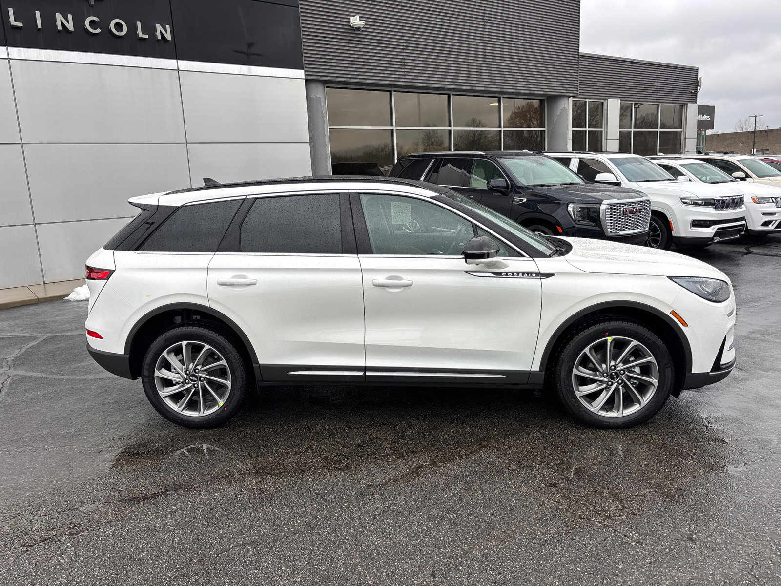 New 2026 Lincoln Corsair Premiere image 8