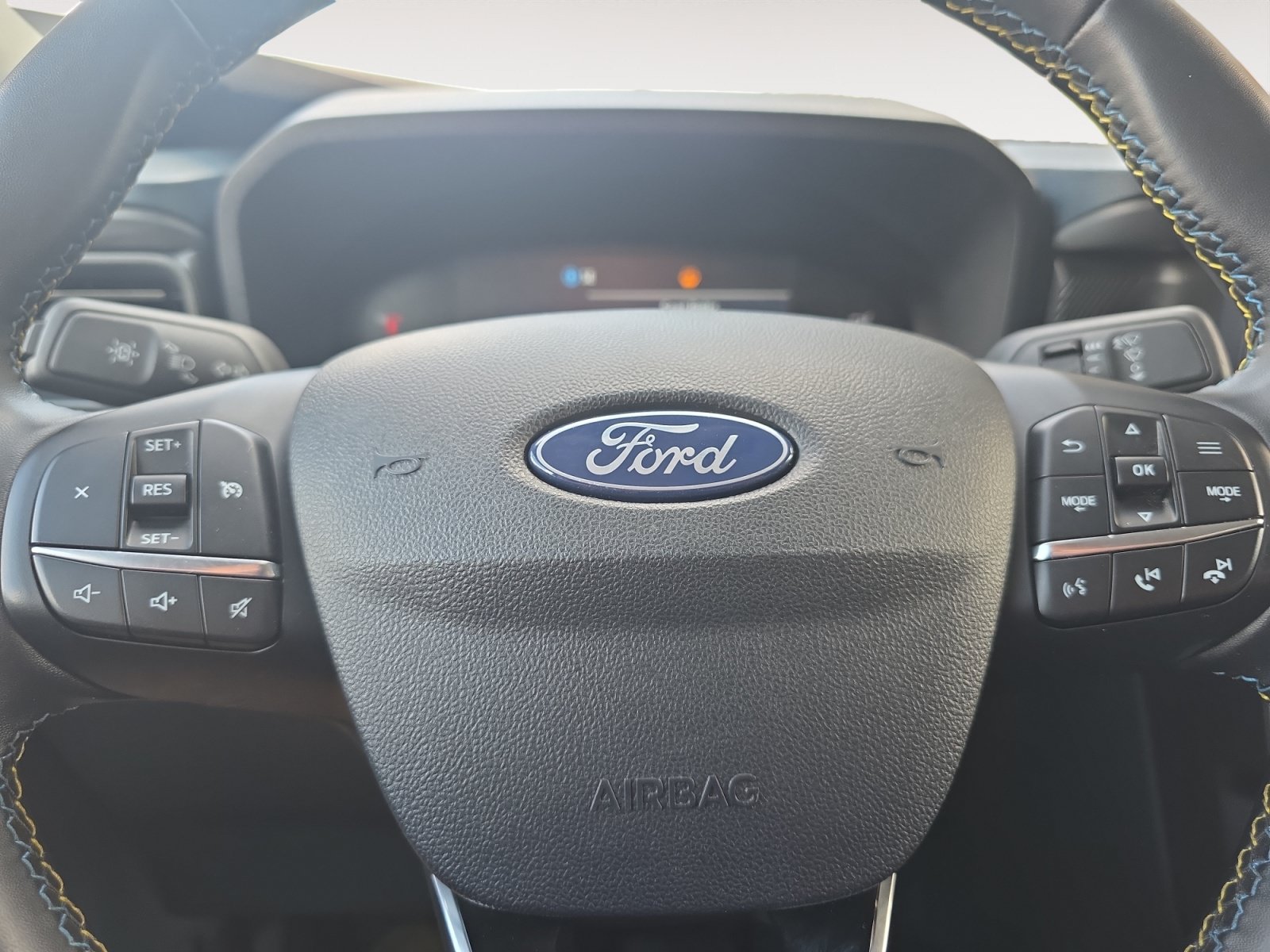 Used 2025 Ford Maverick Lobo AWD/4WD image 11