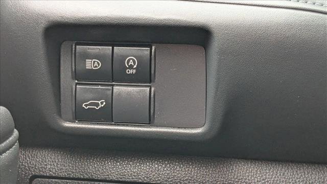 Used 2024 Toyota Highlander XLE AWD/4WD image 16