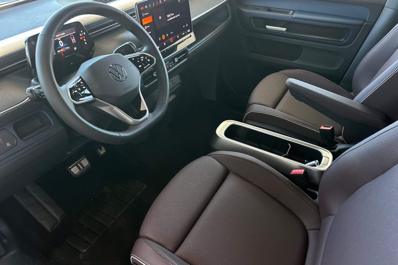 New 2025 Volkswagen ID. Buzz Pro S RWD image 10