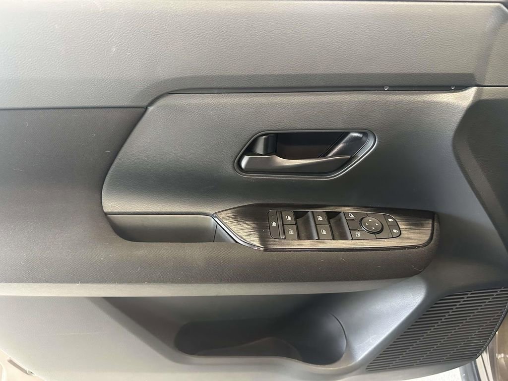 Used 2025 Nissan Kicks S w/ Interior Electronics Package AWD/4WD image 17
